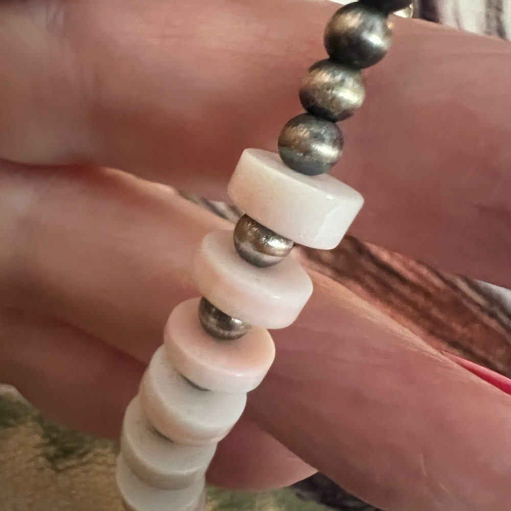 ❤️ Queen Pink Conch 6mm Desert Pearl Native Navajo Heishi Stack Bracelet Sz 6.25 - Picture 7 of 13